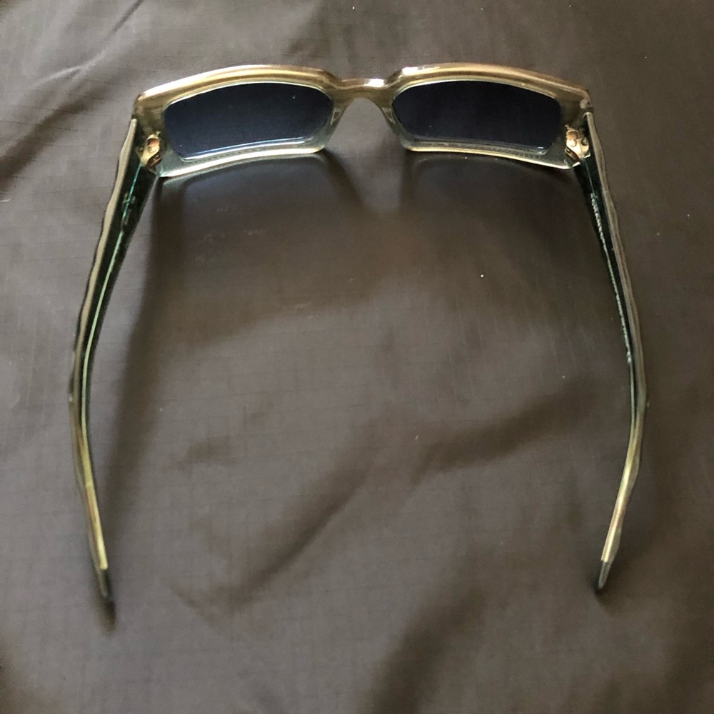 Authentic CHANEL Quilted Arm Gradient Sunglasses - Picture 8 of 8
